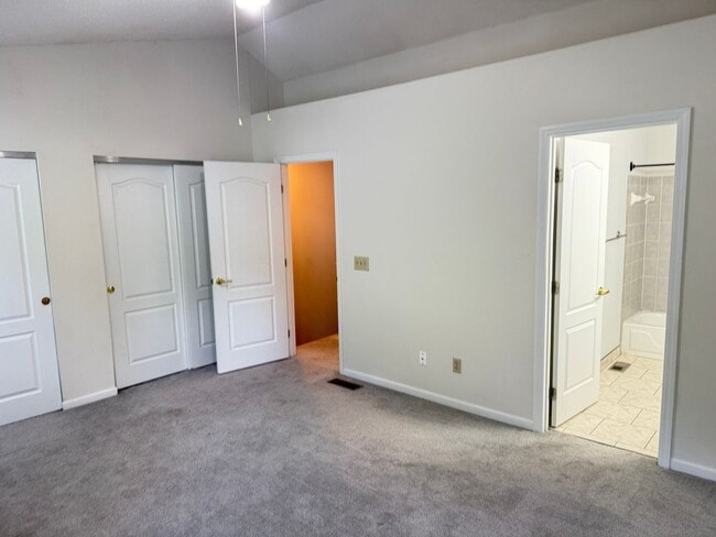 Building Photo - 826 Rossford Run