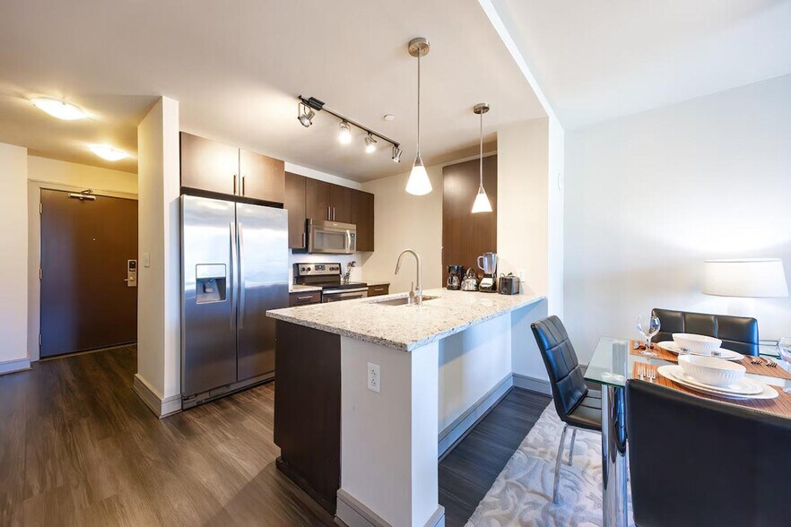 Building Photo - 100 Pier 4 Blvd.