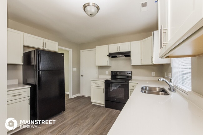 Building Photo - Welcome Home!