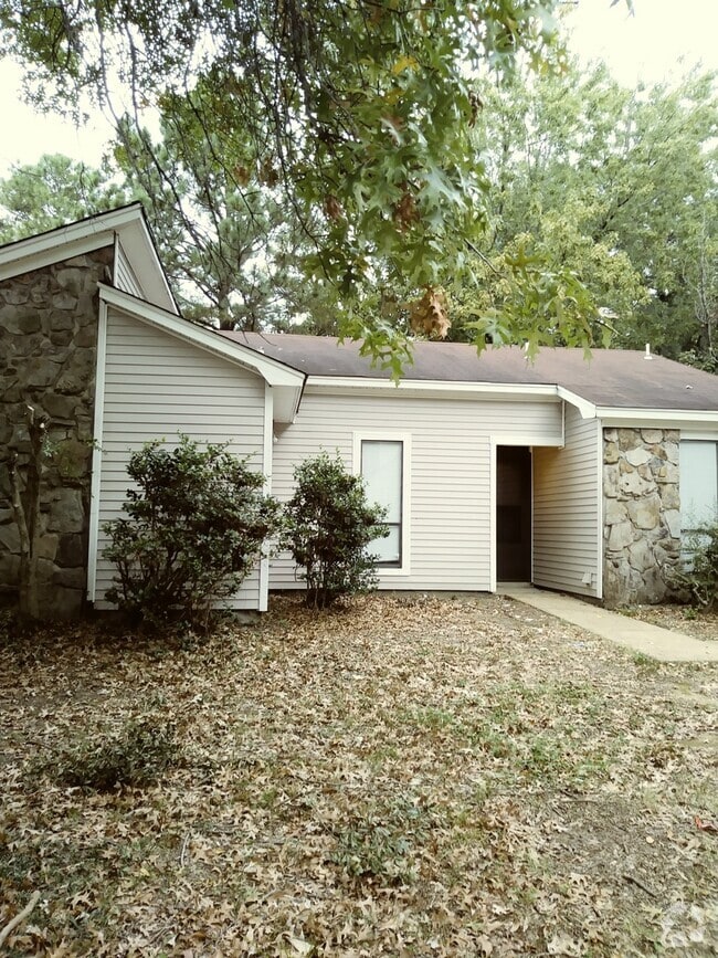 Building Photo - 4 Success is now offering this spacious 3 ...