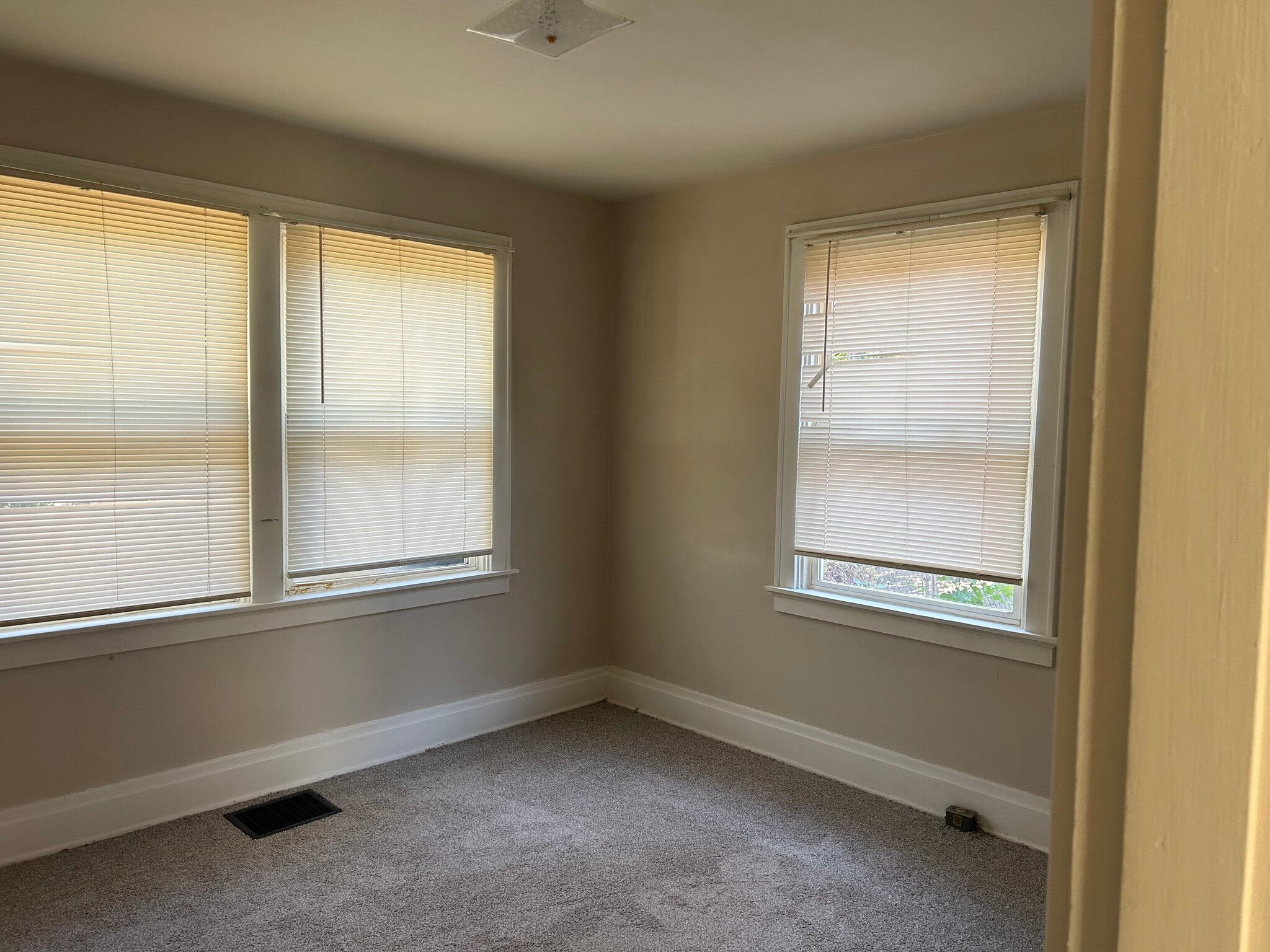 Living Room - 170 Ward Ave