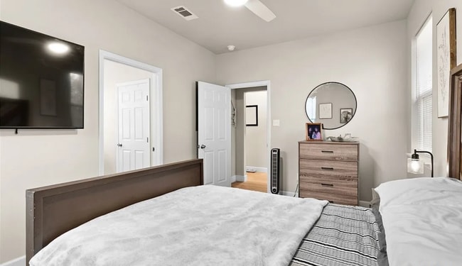 Building Photo - MUST SEE!!! Beautiful Home - Won't Last Lo...