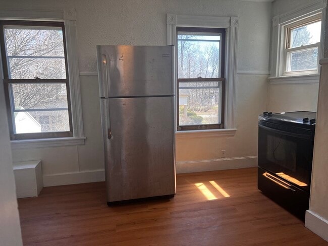 Building Photo - 21 Elliott St