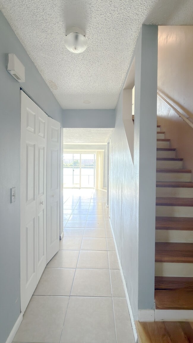 Building Photo - 12348 Fox Hound Ct