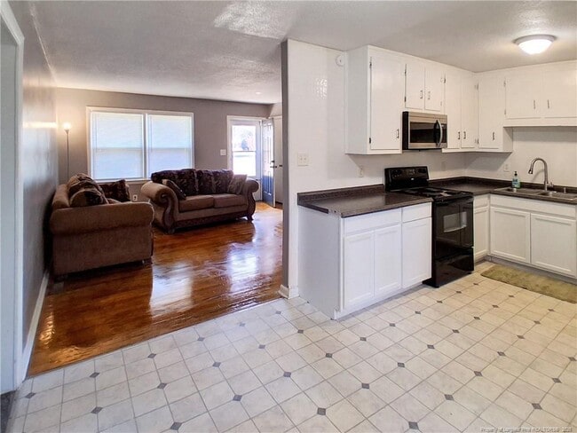 Building Photo - 753 Goodyear Dr