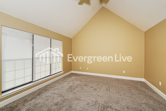 Building Photo - 548 Woodhill Cove Dr