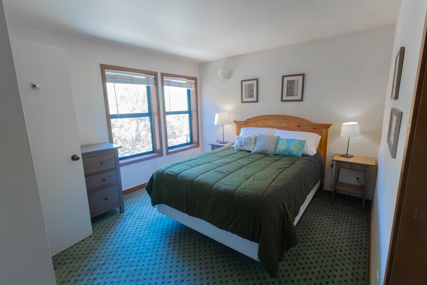 Building Photo - 207 3rd St