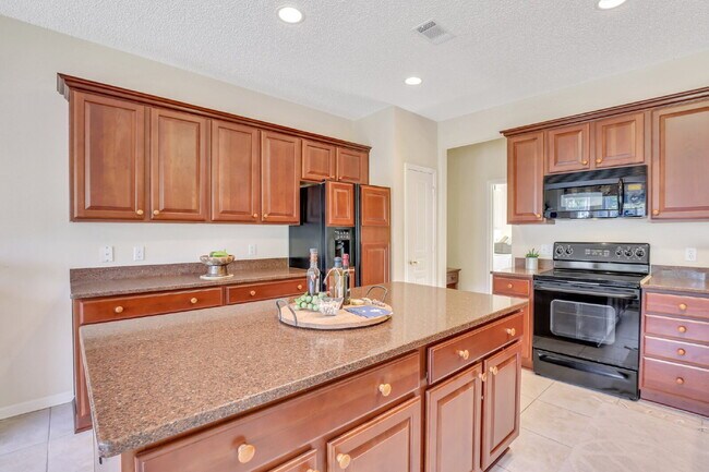 Building Photo - 5 Lacebark Ln