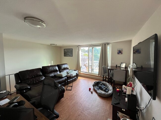Building Photo - 46 Tremont St