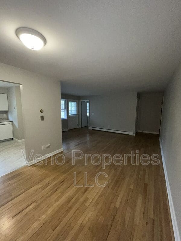 Building Photo - 9/11/13-13 Village Dr