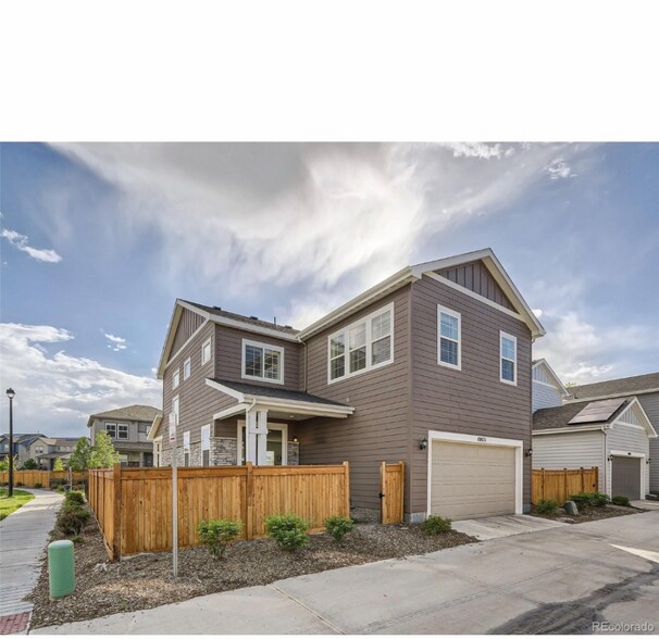 Building Photo - 10071 Flower St