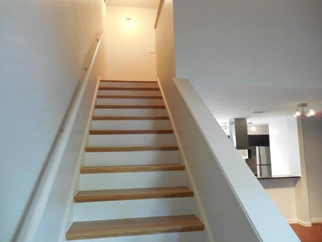 Building Photo - 6703 Old Quarry Ln