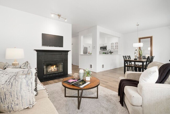 Building Photo - 2Bd/2Ba Redmond Condo