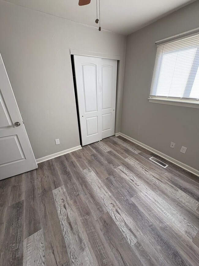 Building Photo - Beautiful updated home with new flooring and fresh paint