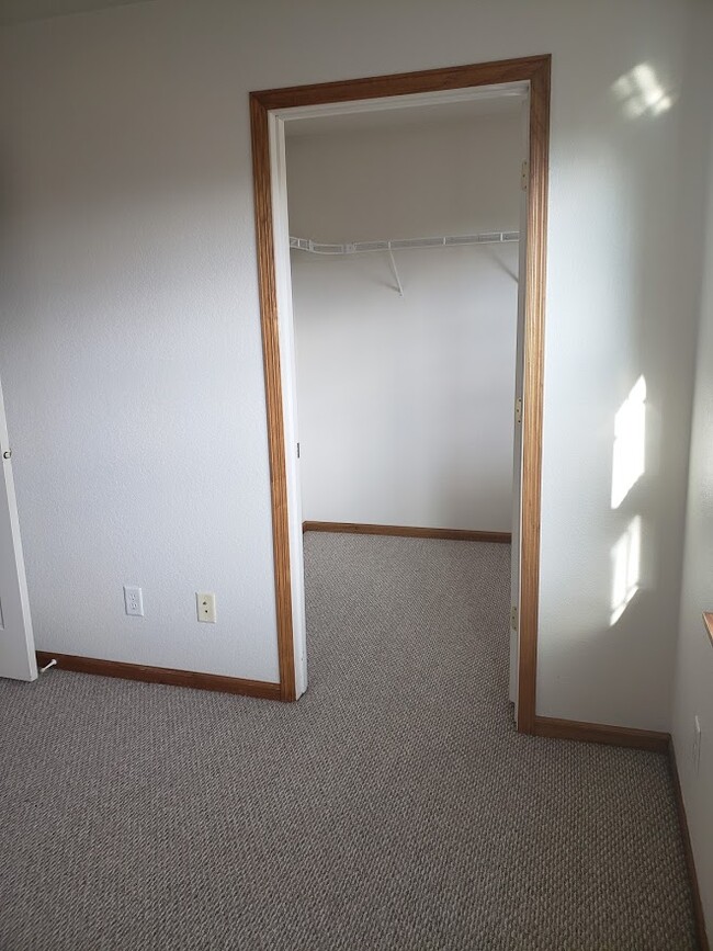 Master bedroom closet - 610 N Aspen Ct