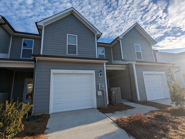 Building Photo - Room in Townhome on Leading St