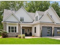 Building Photo - 1032 Gardner St E