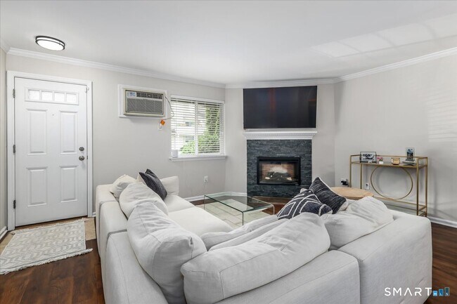 Building Photo - 153 Willow Springs