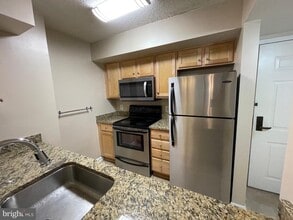 Building Photo - 1024 N Utah St