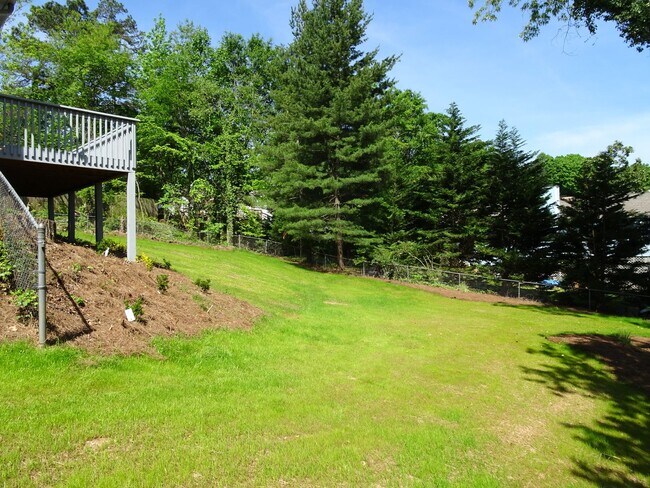 Building Photo - Single-Family Home