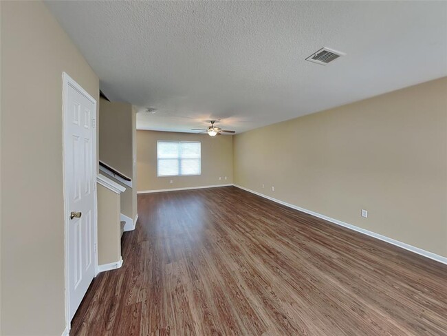 Building Photo - 3642 Apple Dale Dr
