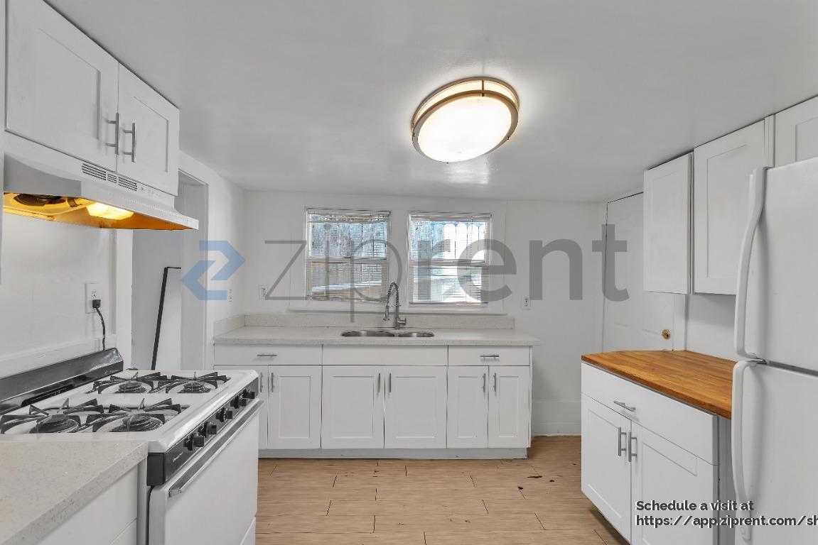 Building Photo - 1055 48th St