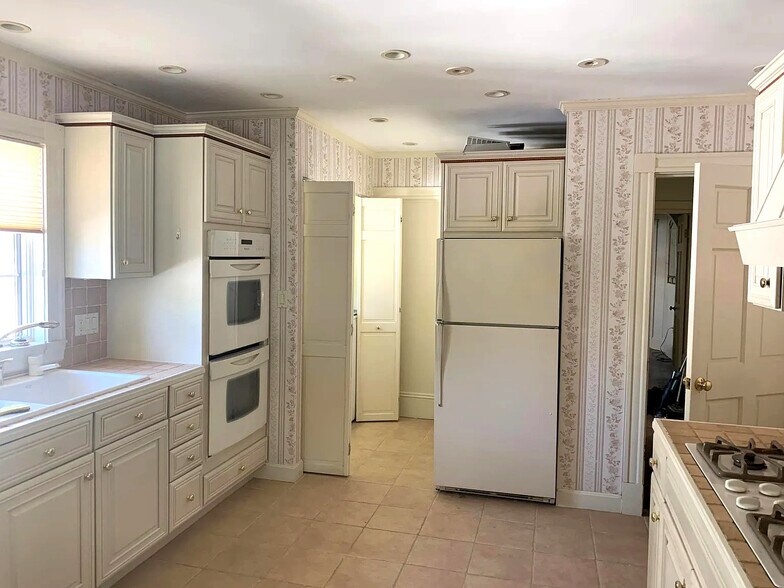 Building Photo - 449 Washington St