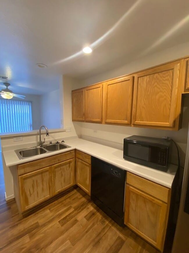 Building Photo - Cozy 3 Bedroom Summerlin Townhome for Rent!