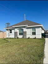 Building Photo - 5106 N Winona Dr