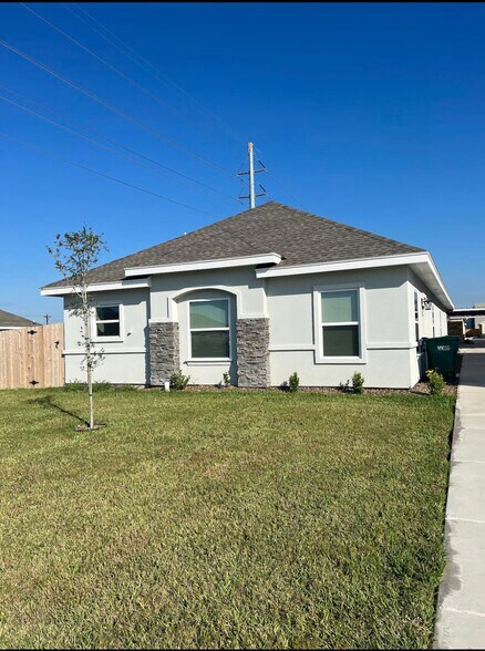 Primary Photo - 5106 N Winona Dr