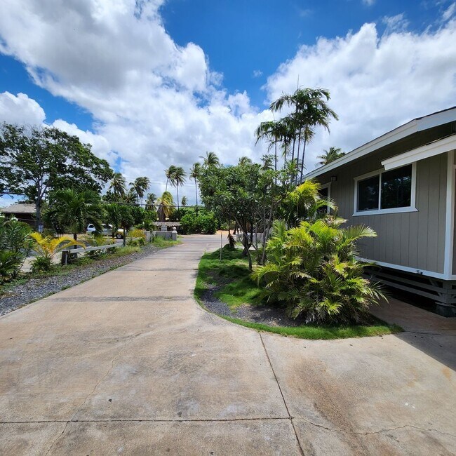 Building Photo - 2/1 Cottage in North Kihei