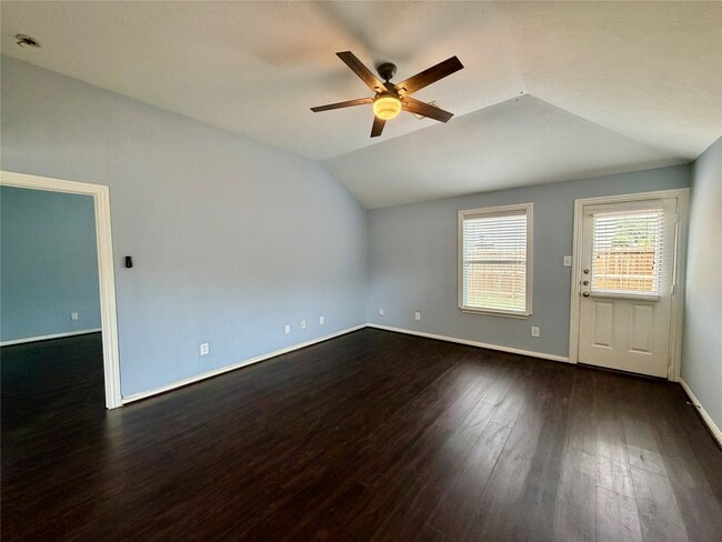 Building Photo - 21655 Falvel Sunset Ct