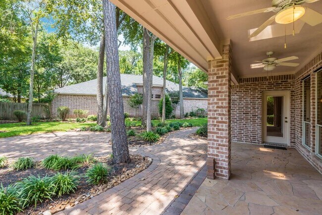 Building Photo - 14 Greenside Pl