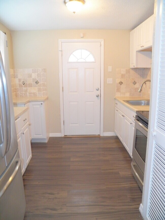 Movein Special! 750 Off First Month 2514 10th Ave Dr E Bradenton FL