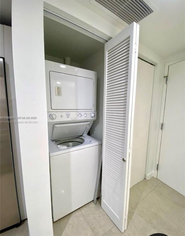 Building Photo - 185 SW 7th St