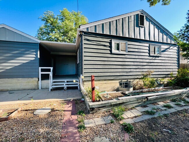 Building Photo - 4726 E Utah Pl