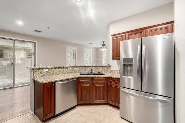 Building Photo - 3 Bedroom in Hunter Ridge