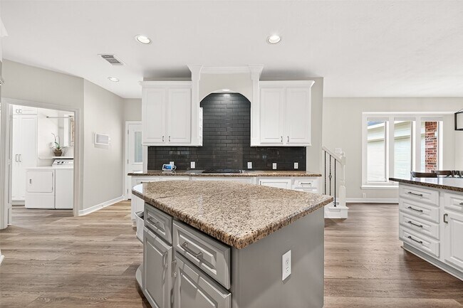 Building Photo - 3510 Artesian Springs Ln