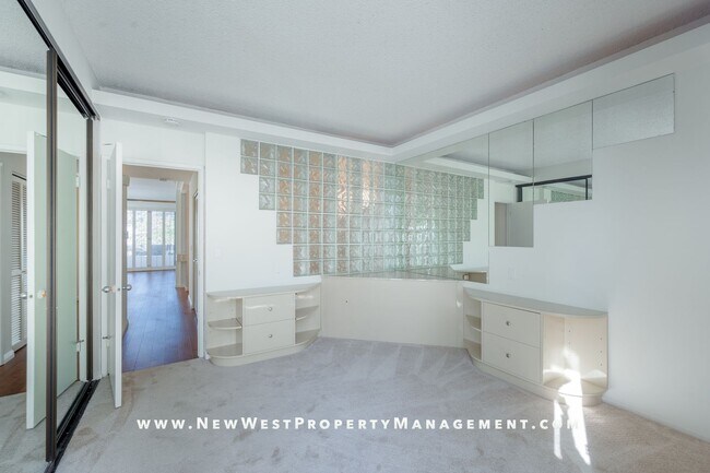 Building Photo - Spacious Marina District 1 Bedroom at Park Row!