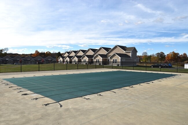 Building Photo - 501 Old Village Cir