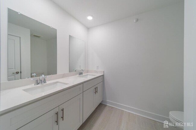 Building Photo - 135 Stoutsburg Blvd