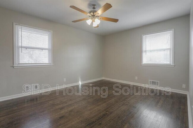 Building Photo - 6200 E 102nd Terrace