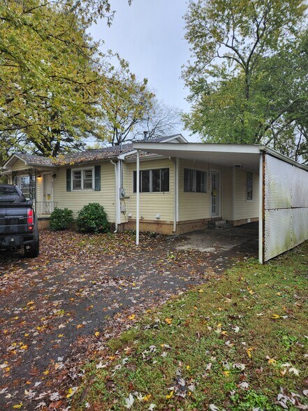 Primary Photo - 630 14th St SE