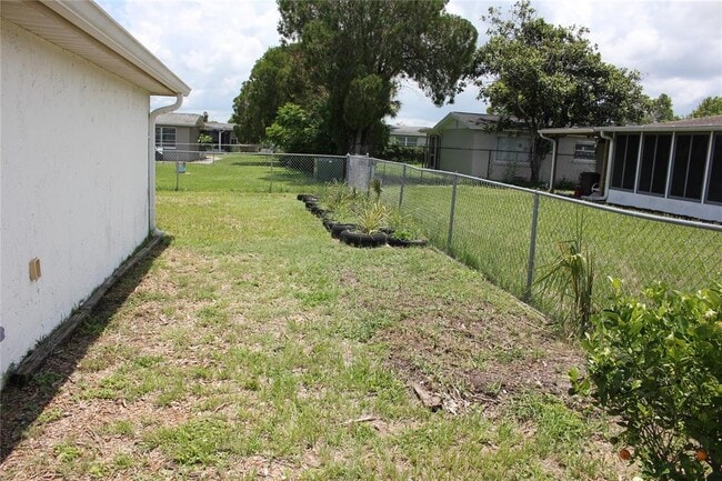 Building Photo - 10241 Regency Park Blvd