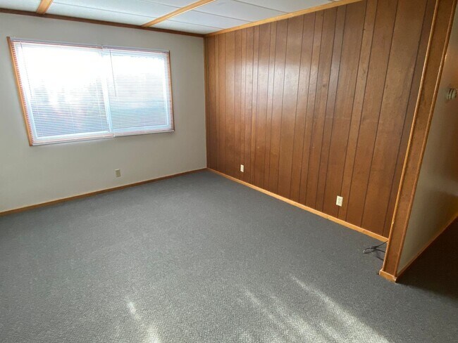 Building Photo - 1598 N 3rd Ave