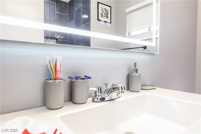 Building Photo - 5301 Opuntia St