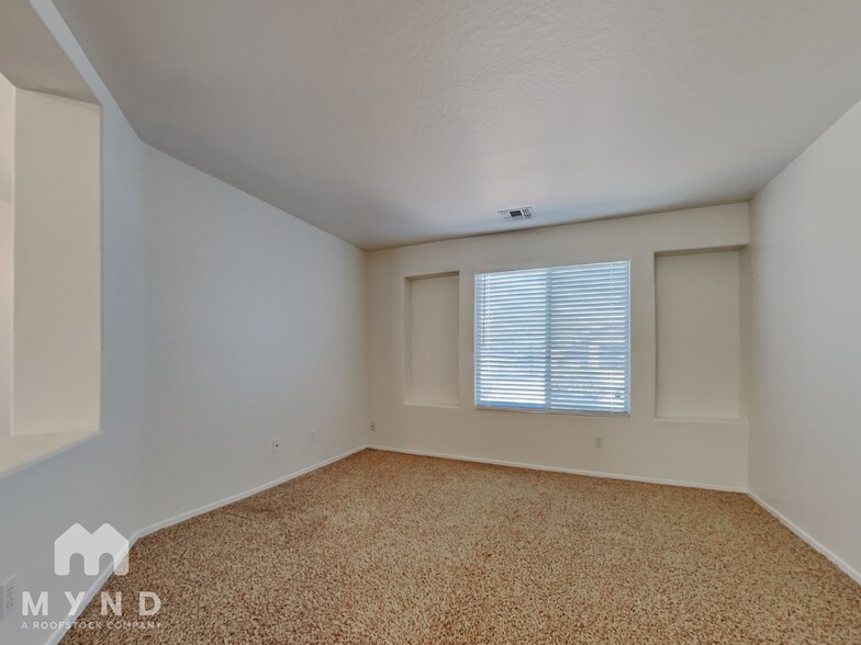 Building Photo - 13617 W Peck Ct