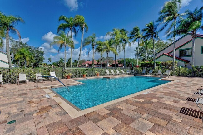 Building Photo - 6 Lexington Ln E