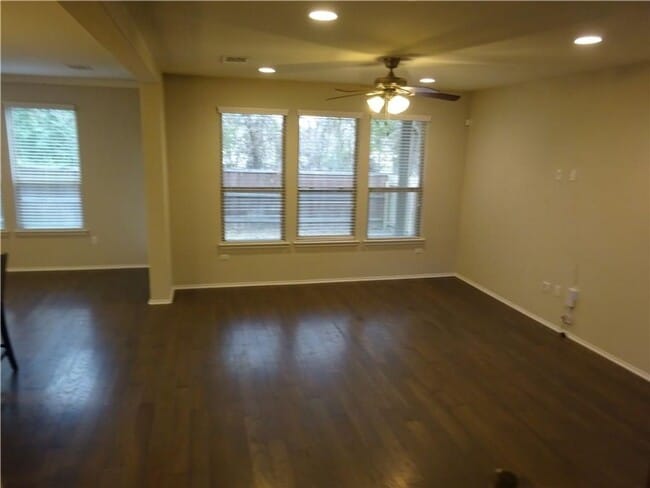Building Photo - Large Three Bedroom Home Near Mary Moore Searight Park