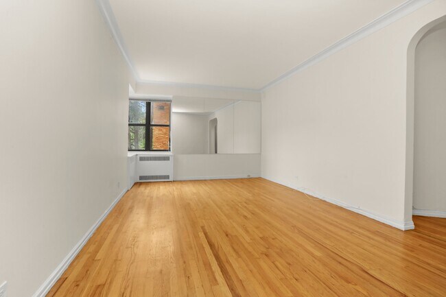 Living room. - 2 Greenridge Ave